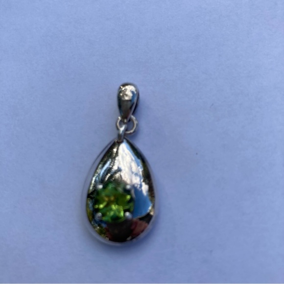 Sterling Silver Teardrop Pendant With Green Stone - Picture 3 of 7